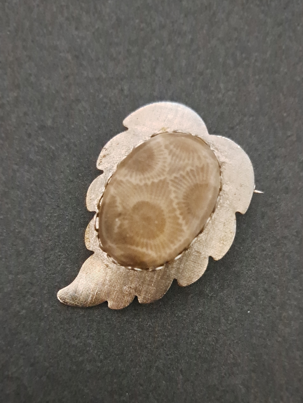 Vintage Leaf Stone Brooch in Beige and Silver